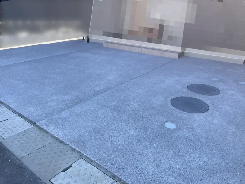 我が家の殺風景な駐車場